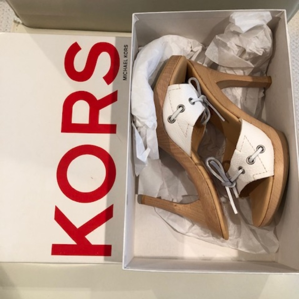 Michael Kors White Leather/Wood Platform Clog